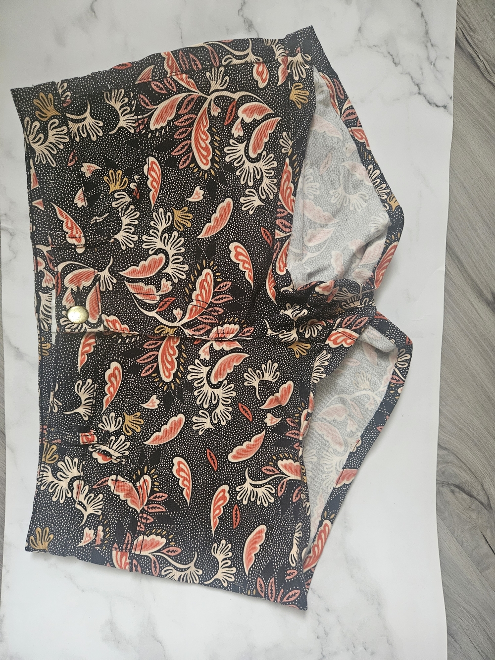 Floral Print Shorts in Black & Coral From H&M